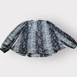 Lovers + friends Size M Black Green Snakeskin Print Long Sleeve V-neck Blouse